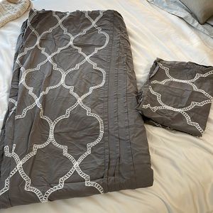 Grey and lace duvet cover